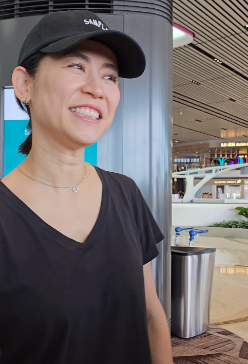 宣萱與粉絲開心地交談(圖片來源：小紅書@新加坡TVB粉）