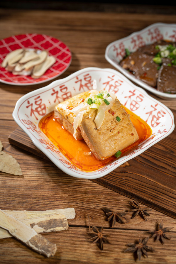 台灣連續6年米芝蓮阿城鵝肉首度登港 必食煙燻鵝+ 白滷水鵝+麻辣鴨血 即睇介紹！