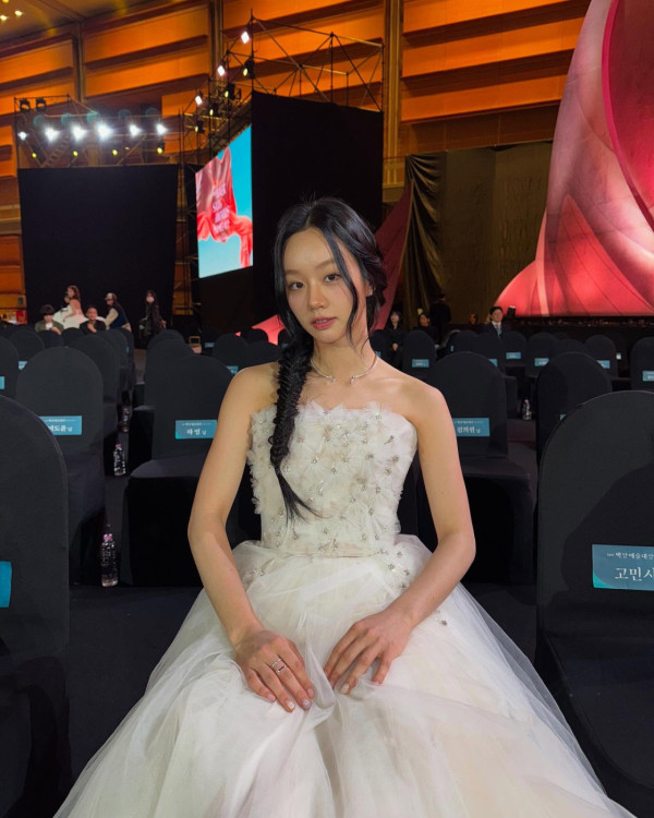 韓國女星惠利爆出與舞者WOOTAE（本名蔡宇台）拍拖超過一年，圖片來源︰IG@hyeri_060。