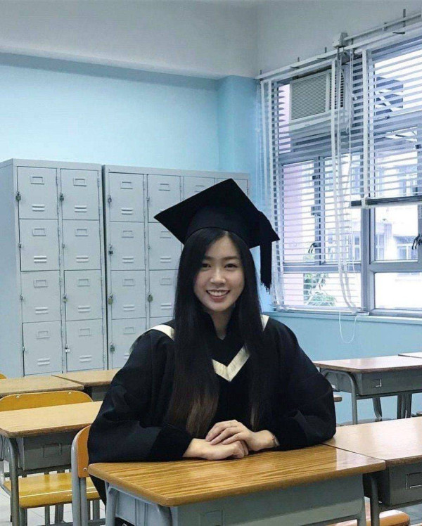 女神配對計劃丨李芷晴中學時期學生舊相曝光 樣貌變化震驚網民好奇一個問題！