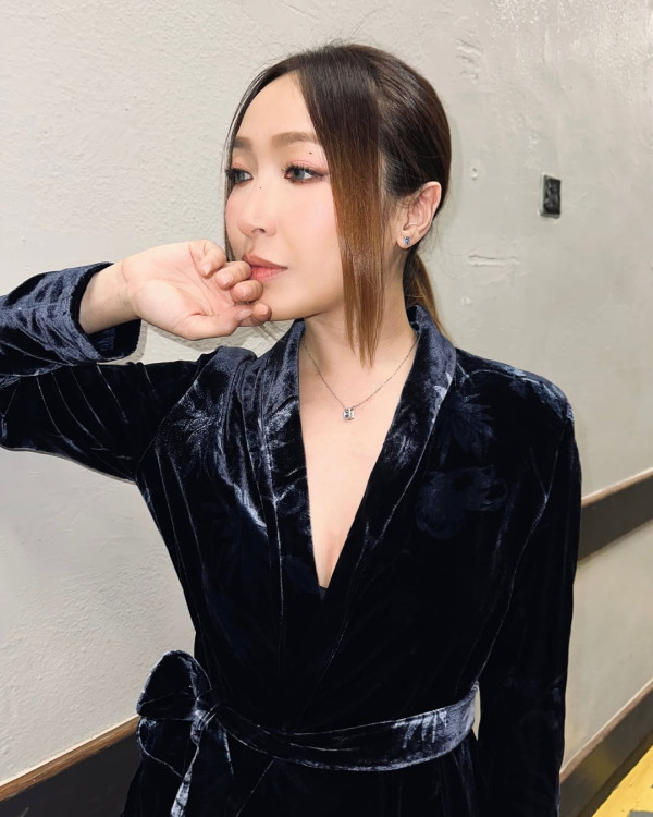 41歲女歌手首度自揭4年前疫情低調結婚 強調冇隱瞞：唔知點對外講！