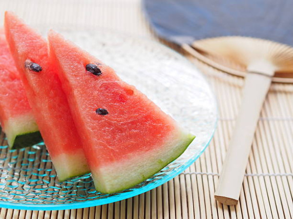 保鮮紙包西瓜恐令細菌爆增！1習慣易養李斯特菌可致敗血症死亡