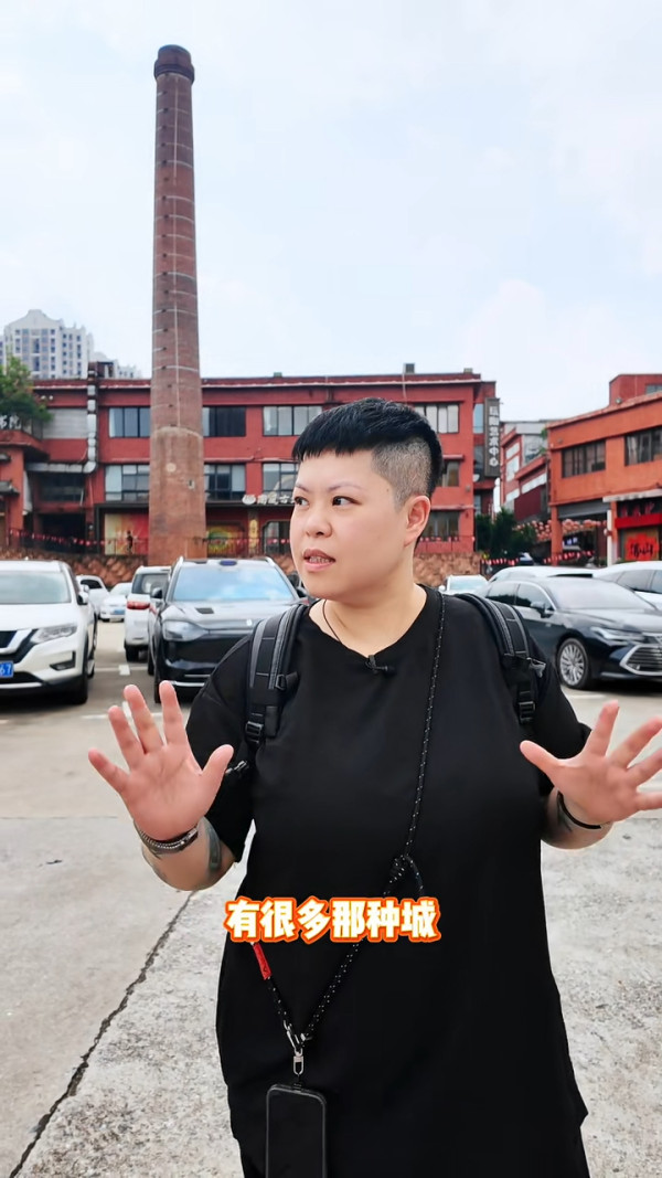 「我最喜愛的女歌手」敗走香港後身形極限暴脹 近況曝光曾陷入邪教風波消失幕前