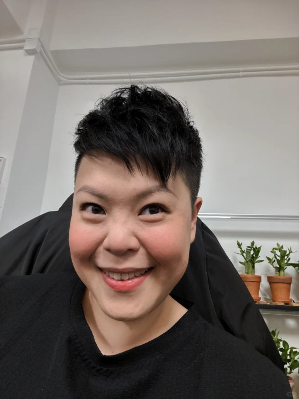 「我最喜愛的女歌手」敗走香港後身形極限暴脹 近況曝光曾陷入邪教風波消失幕前