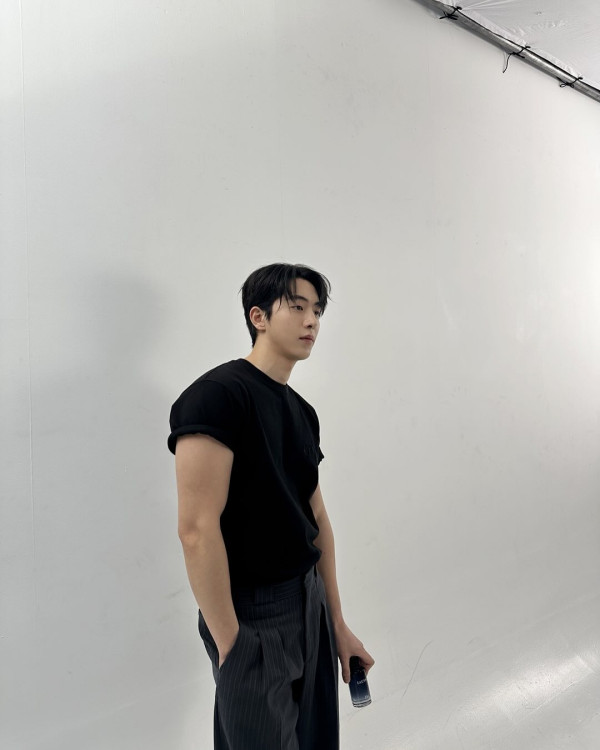 INFJ男生性格特質、感情觀、愛情攻略（圖片來源：IG@skawngur）     