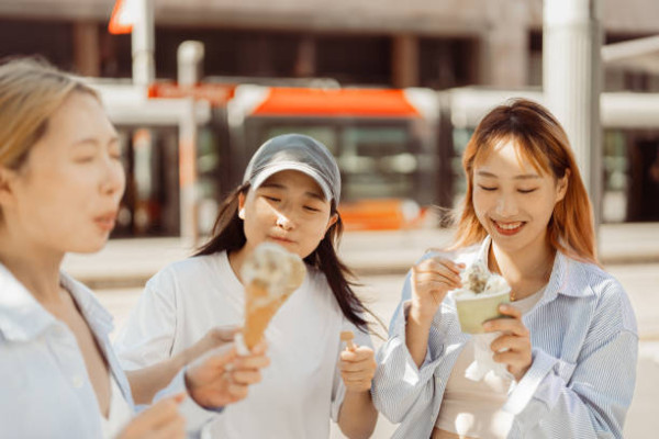 女子食雪糕後劇烈頭痛即入院！醫生確診腦結冰2方法可預防