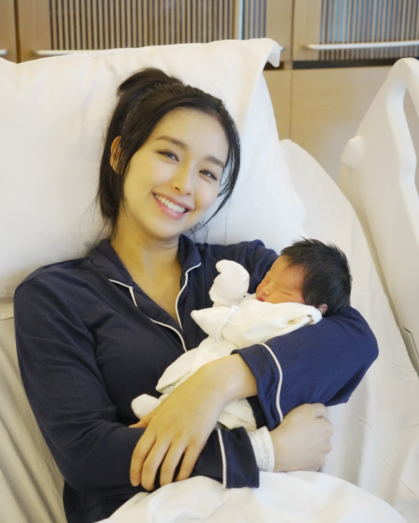 33歲曾淑雅宣布平安誕下第二胎女兒 閃婚後兩年抱兩湊成「好」字