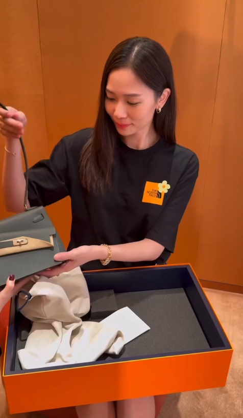 開箱Hermès手袋超級限量款（圖片來源：IG@vvyeo）