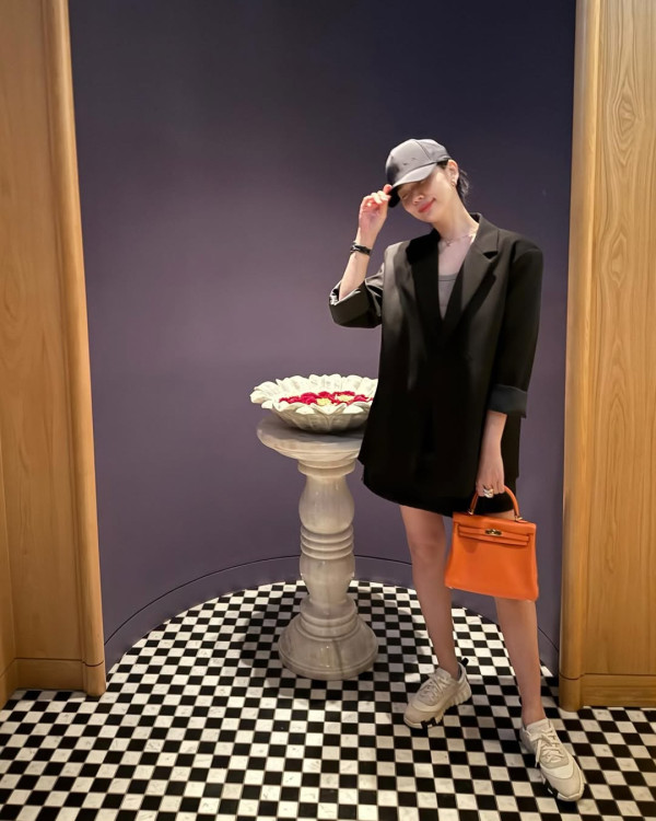 送粉絲名牌手袋（圖片來源：IG@vvyeo）