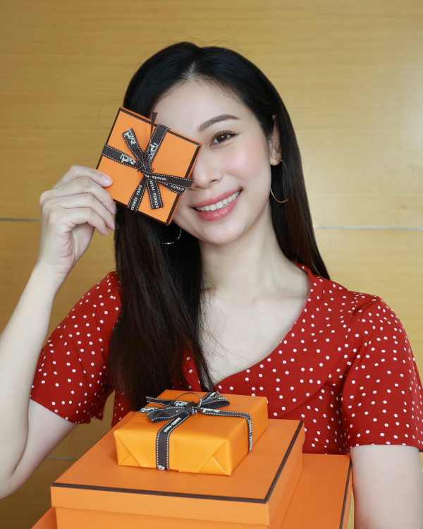 開箱Hermès手袋超級限量款（圖片來源：IG@vvyeo）