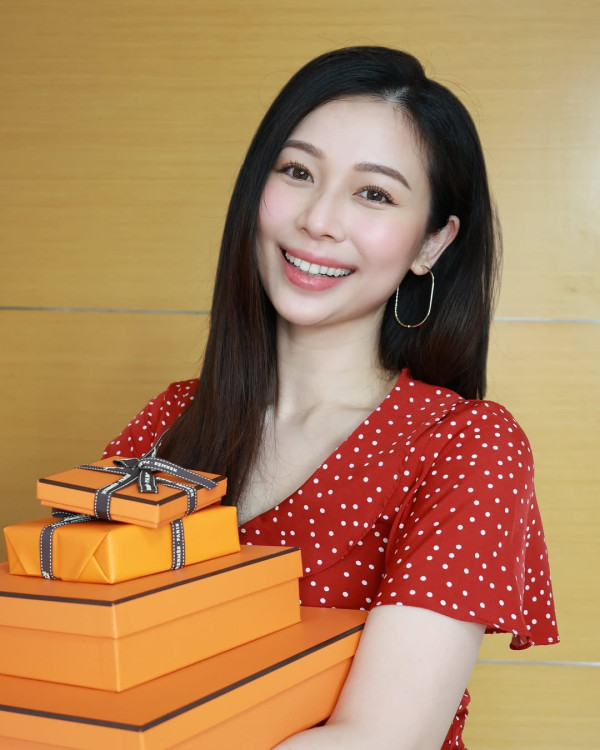 送粉絲名牌手袋（圖片來源：IG@vvyeo）