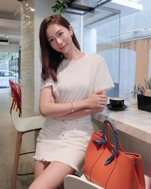 送粉絲名牌手袋（圖片來源：IG@vvyeo）