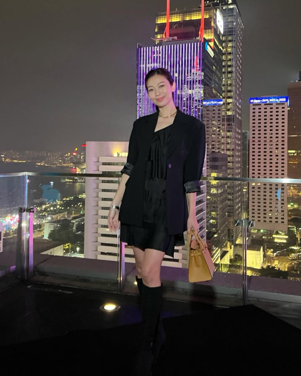 送粉絲名牌手袋（圖片來源：IG@vvyeo）