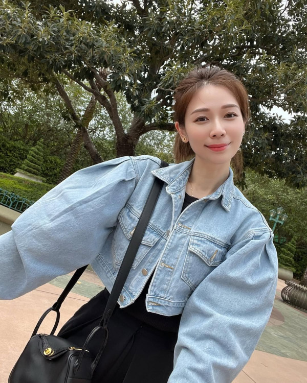 送粉絲名牌手袋（圖片來源：IG@vvyeo）