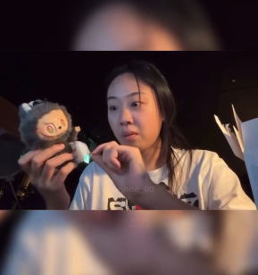 被告知翻版惹崩潰（圖片來源：IG@ennnne_00)