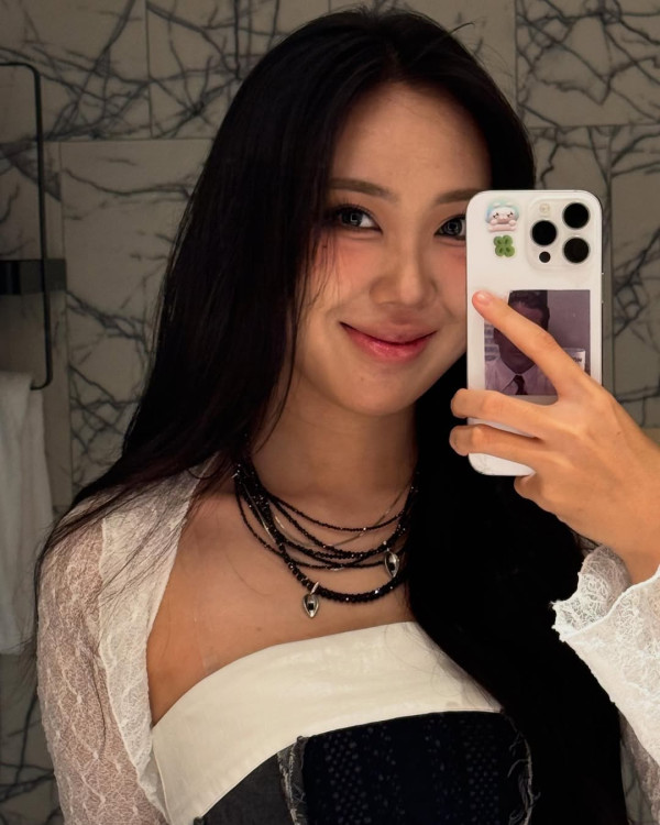 被告知翻版惹崩潰（圖片來源:IG@youngji_02)