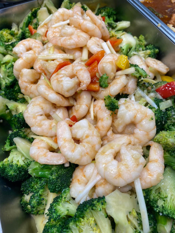 佐敦驚見破底價$15三餸飯 2條蒸倉魚當1餸 網民：咁平點賺錢