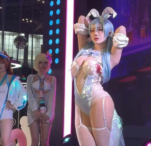 韓國Coser動漫節表現超吸睛 疑惹同台Coser黑面妒忌 檢舉著裝不當大尺度