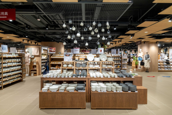 無印良品新世紀廣場新店開幕！新設給水站/回收站！限時送黃麻袋+商品掛飾公仔