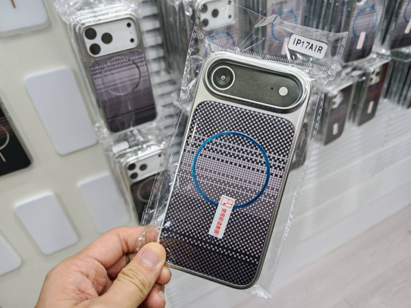 華強北直擊｜iPhone 17 四款機型機殼、保護貼熱賣！超薄 iPhone Air 真的要來了？