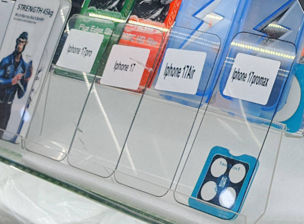 華強北直擊｜iPhone 17 四款機型機殼、保護貼熱賣！超薄 iPhone Air 真的要來了？