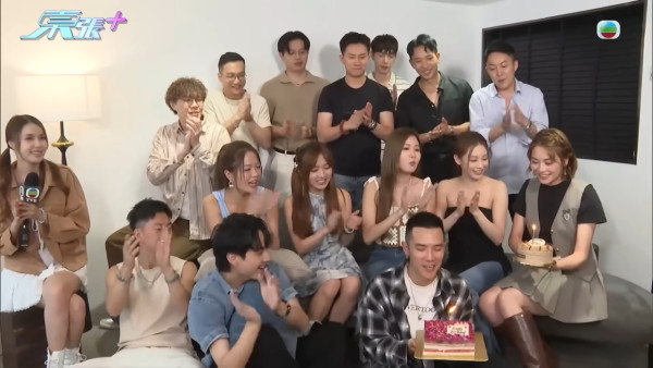 關嘉敏為細John慶生當眾送生日之吻 心動畫面曝光私下互動比節目更進擊