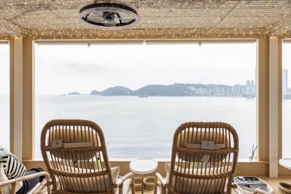 【韓國釜山】白淺灘文化村一日遊 絕美海岸咖啡廳／海景足浴、附交通攻略 