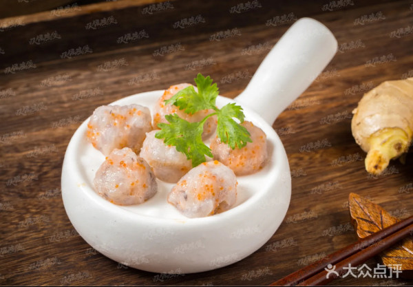 圖片來源:大眾點評@叹佬鸡煲·鲍鱼鸡·脆皮鸡火锅(东门店) 圖片來源:大眾點評@叹佬鸡煲·鲍鱼鸡·脆皮鸡火锅(东门店)