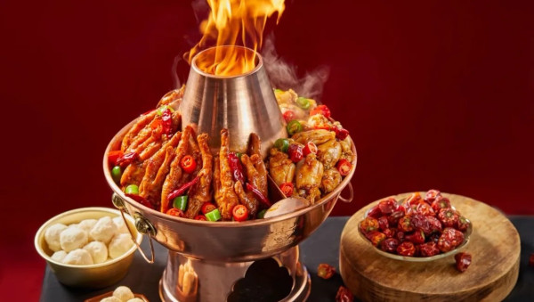 圖片來源：大眾點評@老佛爷铜炉蛙锅(东门老街店)