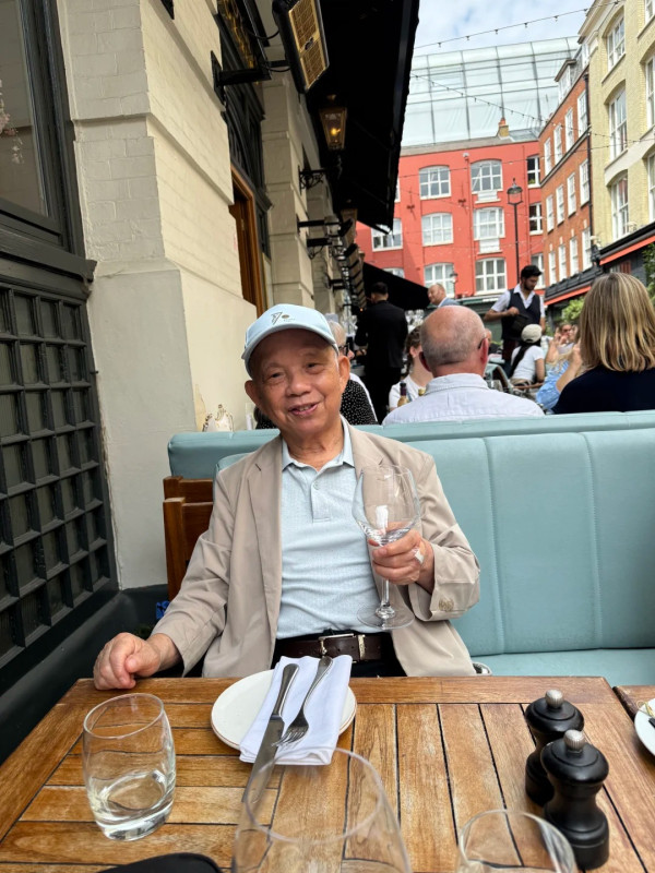 港姐百億富商老公驚爆與另一人親密關係 30年貼身相伴直言希望能白頭到老