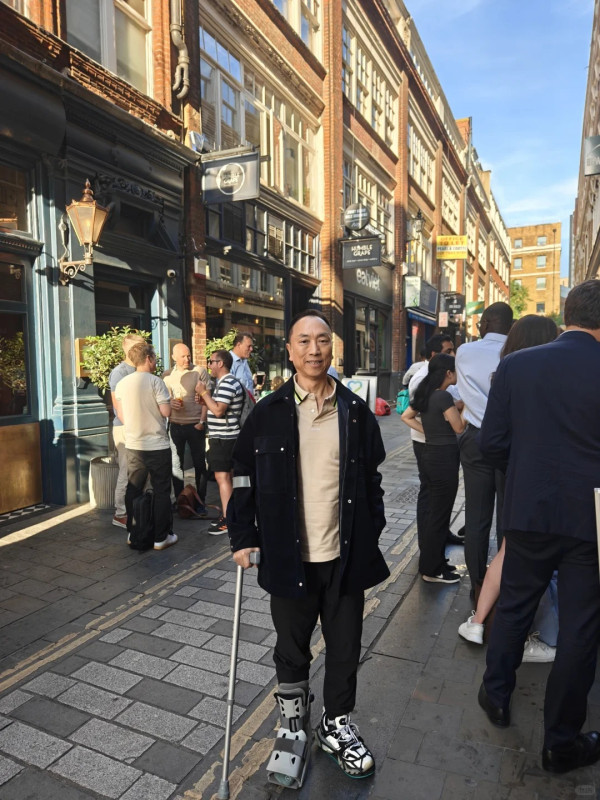 港姐百億富商老公驚爆與另一人親密關係 30年貼身相伴直言希望能白頭到老