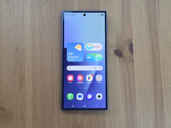 【開箱評測】Samsung Galaxy Z Fold7 輕巧、耐用、屏幕升級！AI 加持、2 億像素鏡頭攝力實測
