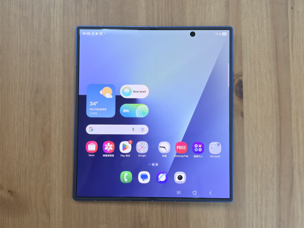 【開箱評測】Samsung Galaxy Z Fold7 輕巧、耐用、屏幕升級！AI 加持、2 億像素鏡頭攝力實測