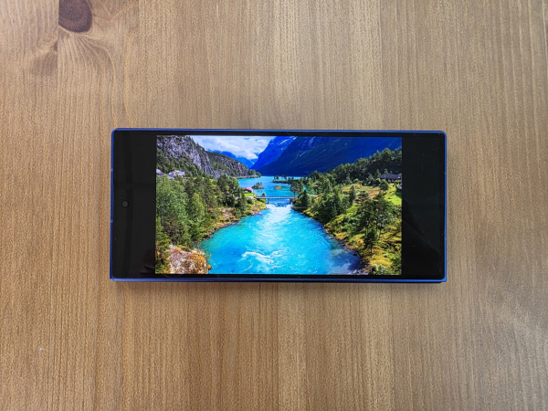 【開箱評測】Samsung Galaxy Z Fold7 輕巧、耐用、屏幕升級！AI 加持、2 億像素鏡頭攝力實測