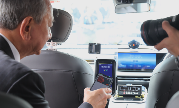 網約車｜的士明年必須接受電子支付 要裝車cam錄影錄音 GPS收集位置數據