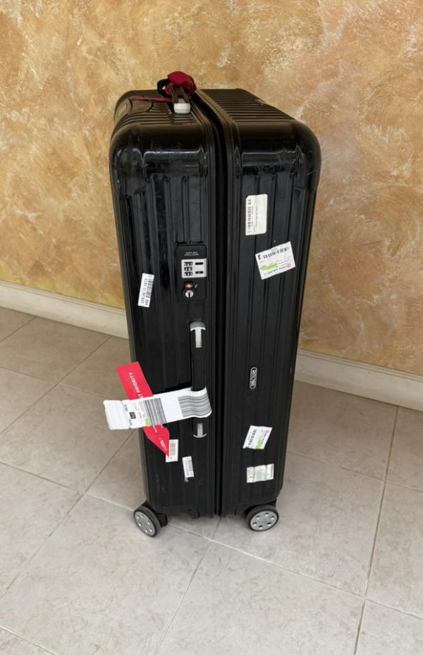 甄妮倫敦機場行李遭監守自盜 發文狠斥華航 提醒切勿做1件事