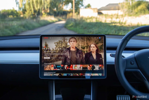 香港 Tesla 車主注意 兩大服務同時加價最多 3 成