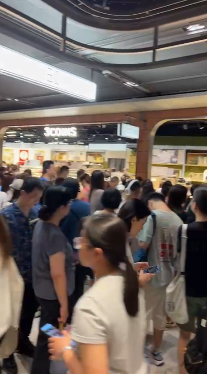 3COINS銅鑼灣店開幕首日排長龍！全店$18起！門外現幾圈蛇餅入店掃貨！