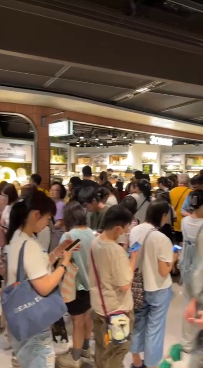 3COINS銅鑼灣店開幕首日排長龍！全店$18起！門外現幾圈蛇餅入店掃貨！