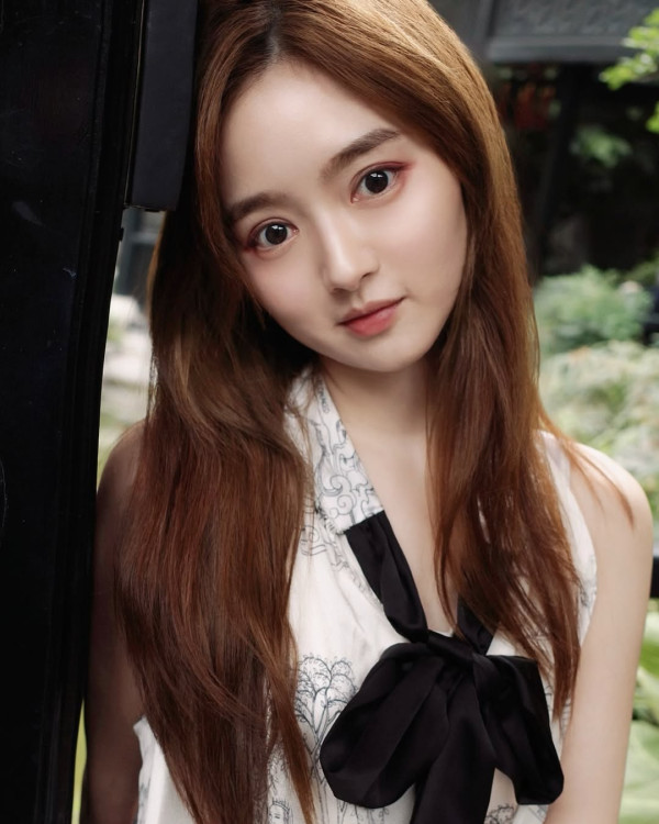 羅毓儀激罕貼水著泳照晒白滑美背 初嘗性感純慾風獲大讚：好少有！