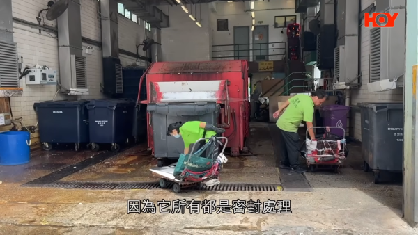 元朗屋邨垃圾站淪災難級「臭味炸彈」 遍地紙皮廚餘惡臭轟天！居民苦不堪言