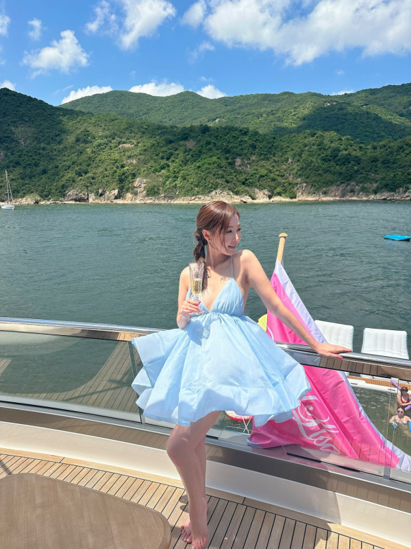 樂瞳私人遊艇豪華慶祝38歲生日！公開非一般富貴生活：打golf打到手痛