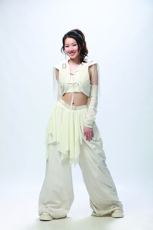 聲秀｜17歲冼奕瑜Jasmine背景起底！曾參與林子祥紅館演唱會 年紀輕輕獲獎無數