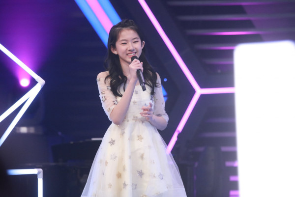 聲秀｜17歲冼奕瑜Jasmine背景起底！曾參與林子祥紅館演唱會 年紀輕輕獲獎無數