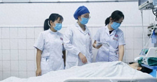 16歲女連續2週只吃蔬菜+減肥藥險死！四肢癱軟隨時心臟驟停緊急送院