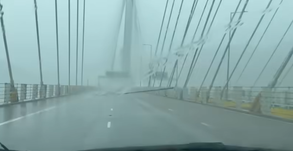 颱風韋帕｜車Cam直擊十號波勇闖汀九橋 燈柱倒塌 橫跨3綫超驚險