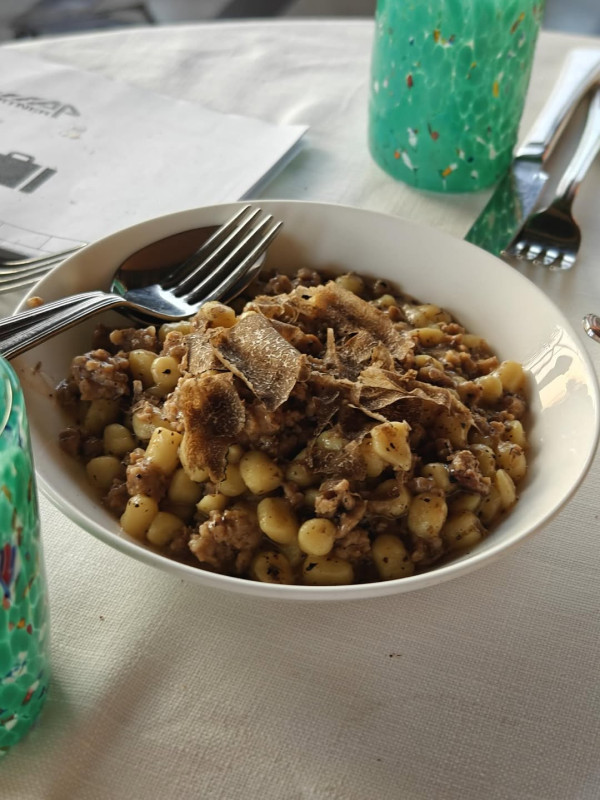 前港姐冠軍翁嘉穗歐遊遺失電話行李 教1招倫敦機場快速尋失物 