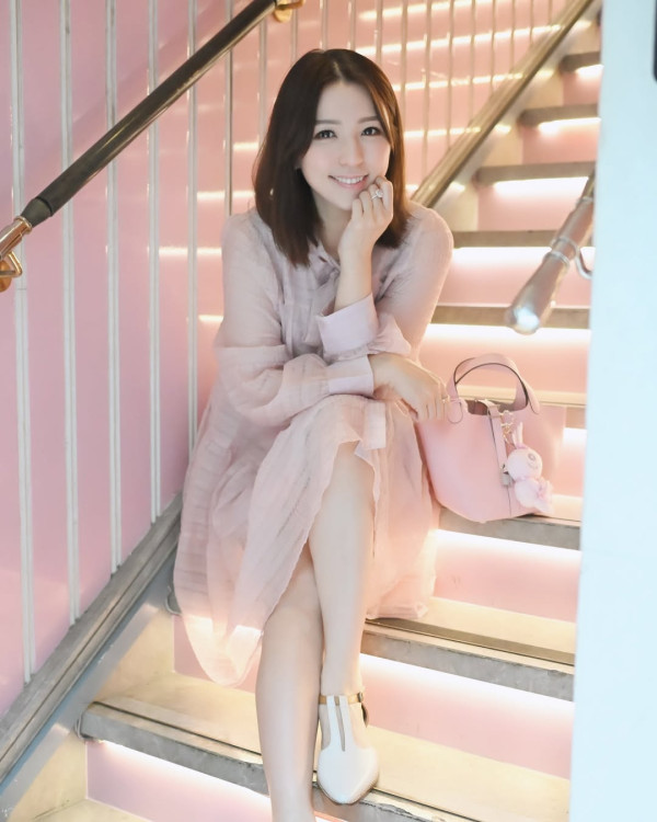 孫慧雪低胸晒深溝被批太暴露「谷胸上頸」 罕有動怒反擊：大家反應點解咁大呢