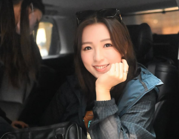孫慧雪打風貼泳衣照騷洶湧身材 激罕谷胸晒深溝一事惹網民不滿：下次不要！