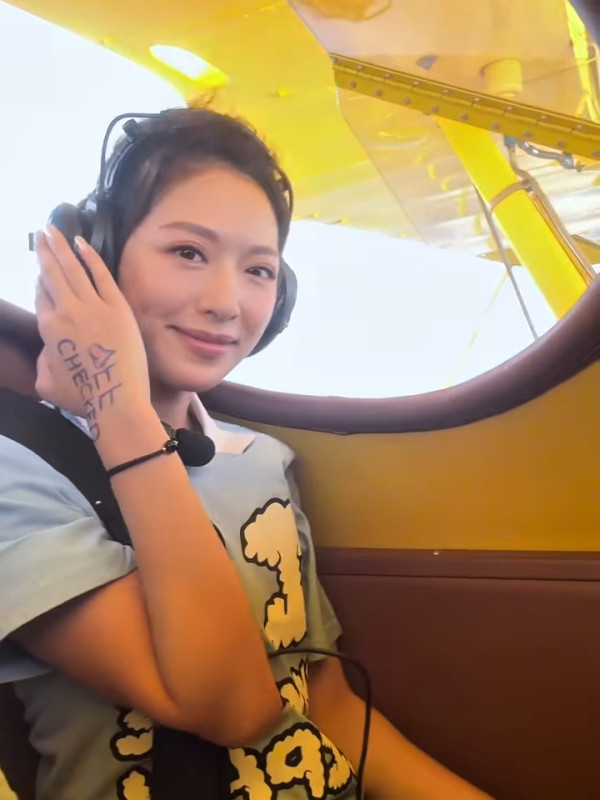 馮盈盈大晒塞班島性感比堅尼照！澎湃上圍白滑美背一覽無遺極火辣！